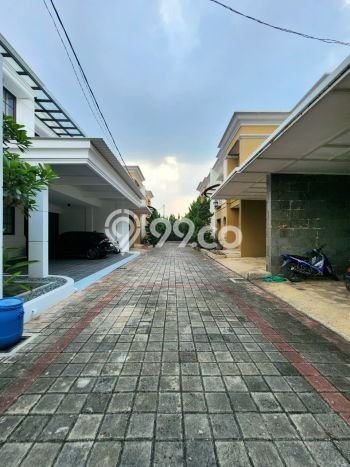 Jual Rumah Luas Elegan Dengan View Eksklusif di Lenteng Agung, Jakarta Selatan Jual Rumah Luas Elegan Dengan View Eksklusif di Lenteng Agung, Jakarta Selatan
