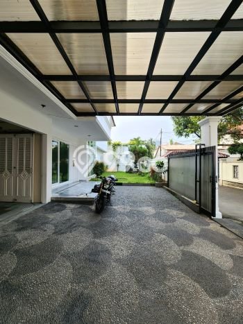 Ready to Use! Premium House LT 450m2 Desain Elegan di Ampera Ready to Use! Premium House LT 450m2 Desain Elegan di Ampera
