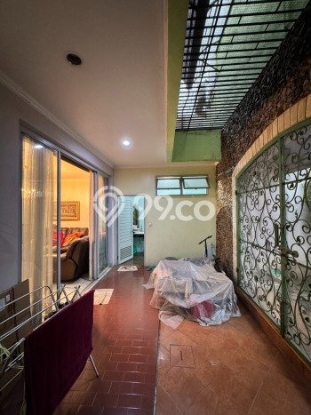 Dijual Rumah Premium dengan Fasilitas Sekitar Komplit di Kebon Jeruk, Jakarta Barat Dijual Rumah Premium dengan Fasilitas Sekitar Komplit di Kebon Jeruk, Jakarta Barat
