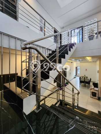 Dijual Kost di Kawasan Kebayoran Baru, Jakarta Selatan, Spesifikasi 33 KT, 33 KM, 800m2 Dijual Kost di Kawasan Kebayoran Baru, Jakarta Selatan, Spesifikasi 33 KT, 33 KM, 800m2