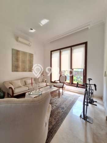 Rumah Elit Modern Tanpa Renovasi di Lebak Bulus Jakarta Selatan Rumah Elit Modern Tanpa Renovasi di Lebak Bulus Jakarta Selatan