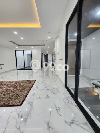 Siap Huni Hunian Elit 4 Kamar di Cilandak Dekat ke Mana Pun Siap Huni Hunian Elit 4 Kamar di Cilandak Dekat ke Mana Pun