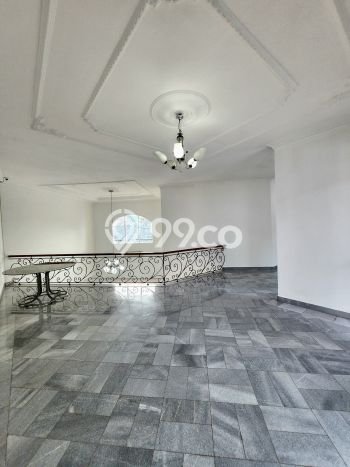 Ready to Use! Premium House LT 450m2 Desain Elegan di Ampera Ready to Use! Premium House LT 450m2 Desain Elegan di Ampera