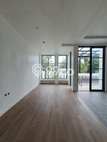 Ready to Use! Luxury House LT 210m2 Desain Elegan di Bintaro Ready to Use! Luxury House LT 210m2 Desain Elegan di Bintaro