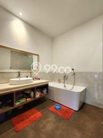 Siap Huni Rumah Mewah 4 Kamar di Pancoran Dekat ke Mana Saja Siap Huni Rumah Mewah 4 Kamar di Pancoran Dekat ke Mana Saja