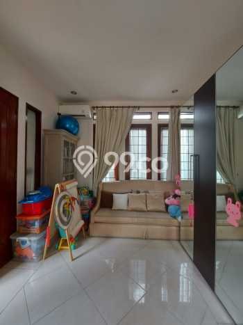 Hunian Mewah LB 300m2 Siap Huni Desain Elegan di Bintaro, Tangerang Selatan Hunian Mewah LB 300m2 Siap Huni Desain Elegan di Bintaro, Tangerang Selatan
