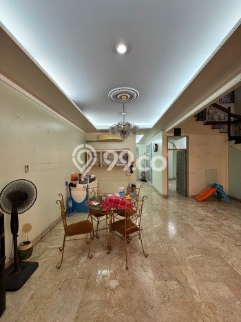 Dijual Rumah Premium dengan Fasilitas Sekitar Komplit di Kebon Jeruk, Jakarta Barat Dijual Rumah Premium dengan Fasilitas Sekitar Komplit di Kebon Jeruk, Jakarta Barat