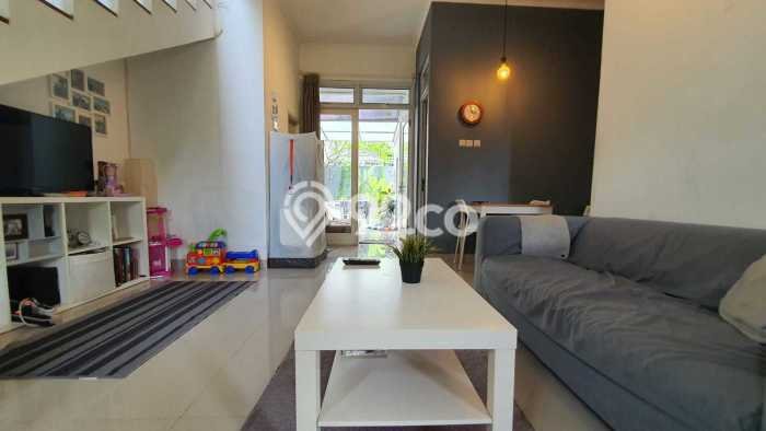 Rumah Modern 3 KT di Rempoa Tangerang Selatan Semi Furnished Rumah Modern 3 KT di Rempoa Tangerang Selatan Semi Furnished