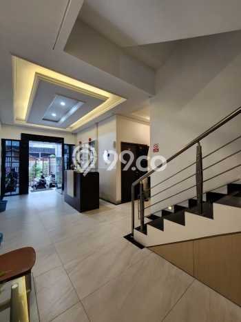 Dijual Kost di Kawasan Kebayoran Baru, Jakarta Selatan, Spesifikasi 33 KT, 33 KM, 800m2 Dijual Kost di Kawasan Kebayoran Baru, Jakarta Selatan, Spesifikasi 33 KT, 33 KM, 800m2