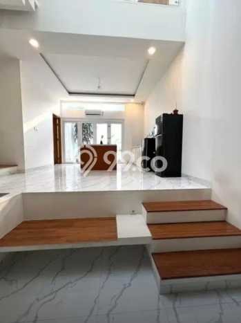 Rumah Luxury Modern Tanpa Renovasi di Petukangan Jakarta Selatan Rumah Luxury Modern Tanpa Renovasi di Petukangan Jakarta Selatan