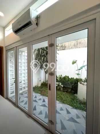 Rumah Luxury Modern Tanpa Renovasi di Petukangan Jakarta Selatan Rumah Luxury Modern Tanpa Renovasi di Petukangan Jakarta Selatan