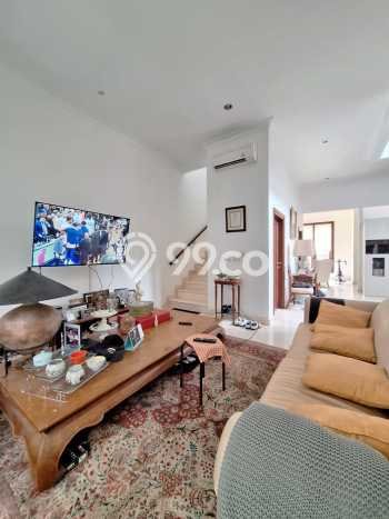 Rumah Elit Modern Tanpa Renovasi di Lebak Bulus Jakarta Selatan Rumah Elit Modern Tanpa Renovasi di Lebak Bulus Jakarta Selatan