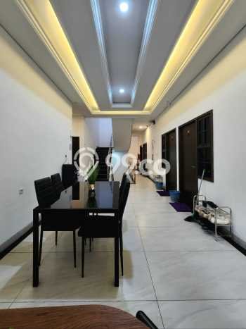 Dijual Kost di Kawasan Kebayoran Baru, Jakarta Selatan, Spesifikasi 33 KT, 33 KM, 800m2 Dijual Kost di Kawasan Kebayoran Baru, Jakarta Selatan, Spesifikasi 33 KT, 33 KM, 800m2