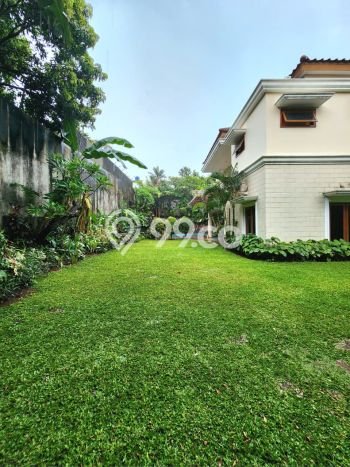 BEST DEAL! Rumah area , 6 KT, Dekat Pusat Kota, LT 1300m2m² LB 1000m2m² BEST DEAL! Rumah area , 6 KT, Dekat Pusat Kota, LT 1300m2m² LB 1000m2m²
