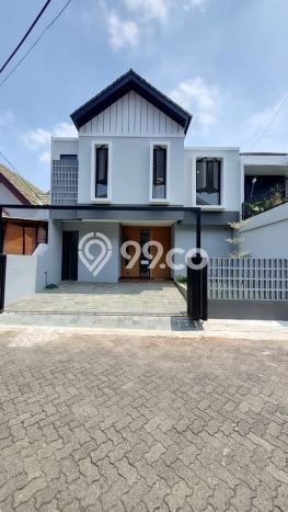 Hunian Mewah LB 140m2 Siap Huni Desain Elegan di Bintaro, Tangerang Selatan Hunian Mewah LB 140m2 Siap Huni Desain Elegan di Bintaro, Tangerang Selatan