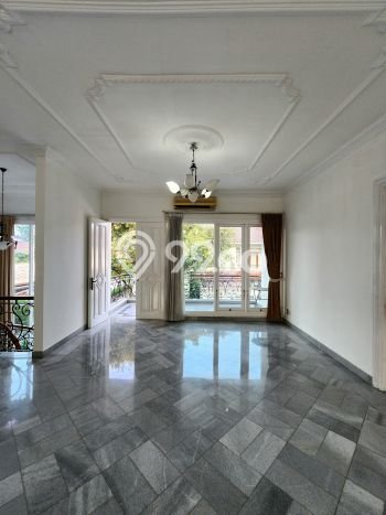 Ready to Use! Premium House LT 450m2 Desain Elegan di Ampera Ready to Use! Premium House LT 450m2 Desain Elegan di Ampera