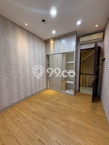 Disewakan! Rumah 4 Kamar Tidur &
4 Kamar Mandi di Green Lake City, Jakarta Barat Disewakan! Rumah 4 Kamar Tidur &
4 Kamar Mandi di Green Lake City, Jakarta Barat