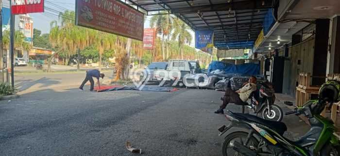 LOKASI STRATEGIS! Ruko Kawasan , Luas 170m2m², Area Komersial, Jalan Utama LOKASI STRATEGIS! Ruko Kawasan , Luas 170m2m², Area Komersial, Jalan Utama