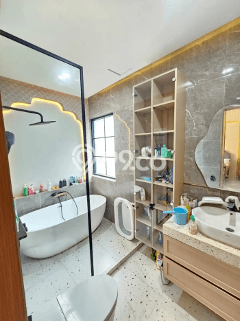 Rumah Elit LB 441m2 Siap Pakai Desain Elegan di Harapan Indah, Bekasi Rumah Elit LB 441m2 Siap Pakai Desain Elegan di Harapan Indah, Bekasi
