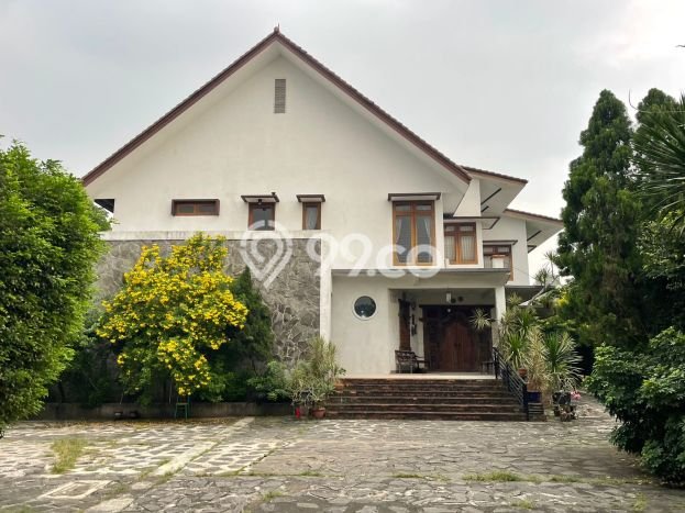 Hunian Mewah Dijual LT 1626m2 di Kramat Jati, Jakarta Timur Hunian Mewah Dijual LT 1626m2 di Kramat Jati, Jakarta Timur