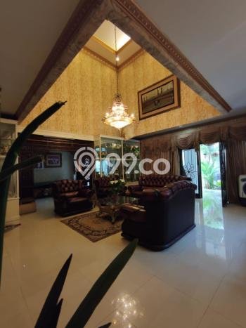 Rumah Premium di Jakarta Selatan Strategis Kondisi Terawat Rumah Premium di Jakarta Selatan Strategis Kondisi Terawat