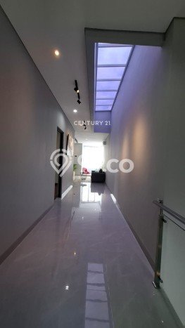 Hunian Elit LB 250m2 Siap Pakai Desain Elegan di BSD City, Tangerang Hunian Elit LB 250m2 Siap Pakai Desain Elegan di BSD City, Tangerang