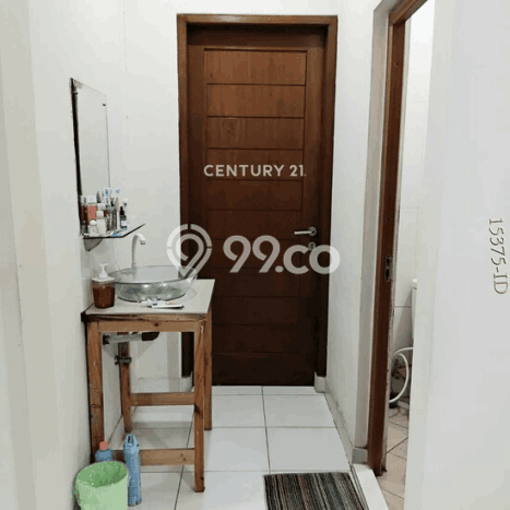 Hunian Elit LB 180m2 Siap Pakai Desain Elegan di Bintaro, Tangerang Selatan Hunian Elit LB 180m2 Siap Pakai Desain Elegan di Bintaro, Tangerang Selatan