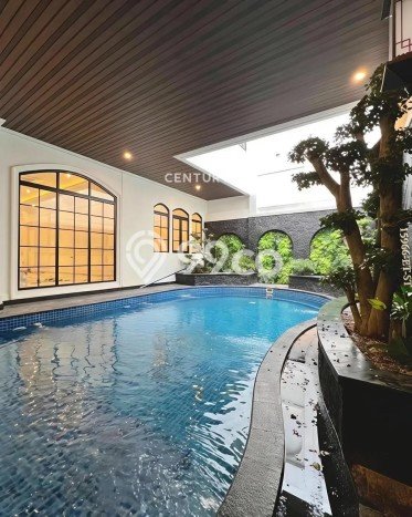 Rumah Elit Modern Tanpa Renovasi di Pondok Indah Jakarta Selatan Rumah Elit Modern Tanpa Renovasi di Pondok Indah Jakarta Selatan