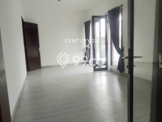 Rumah Mewah LB 220m2 Siap Huni Desain Elegan di BSD City, Tangerang Rumah Mewah LB 220m2 Siap Huni Desain Elegan di BSD City, Tangerang