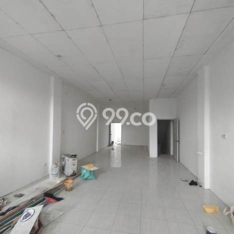 Ruko untuk Disewa di Pusat Jakarta Barat Luas Bangunan 240m2 Ruko untuk Disewa di Pusat Jakarta Barat Luas Bangunan 240m2