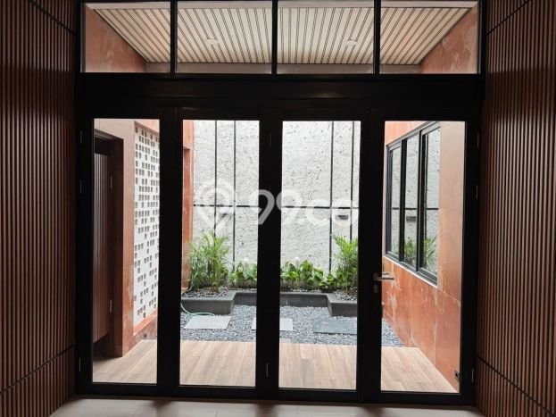 Disewakan! Rumah 3 Kamar Tidur &
2 Kamar Mandi di Mekar Wangi, Bandung Disewakan! Rumah 3 Kamar Tidur &
2 Kamar Mandi di Mekar Wangi, Bandung