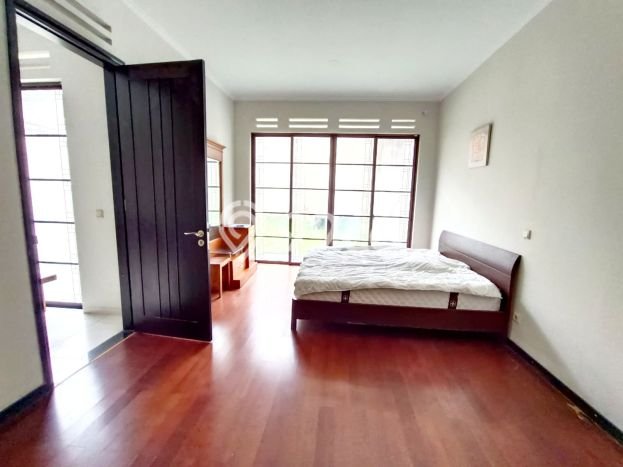 Jarang Ada! Rumah Sewa 4 Kamar Nyaman Siap Huni Kota Baru Parahyangan Jarang Ada! Rumah Sewa 4 Kamar Nyaman Siap Huni Kota Baru Parahyangan