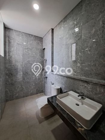 Rumah Elit Modern Tanpa Renovasi di Setra Duta Bandung Rumah Elit Modern Tanpa Renovasi di Setra Duta Bandung