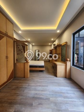Disewakan! Rumah 3 Kamar Tidur &
2 Kamar Mandi di Mekar Wangi, Bandung Disewakan! Rumah 3 Kamar Tidur &
2 Kamar Mandi di Mekar Wangi, Bandung