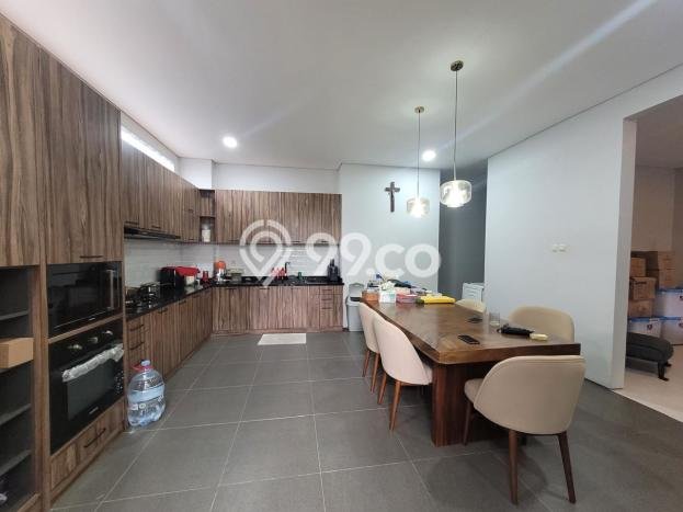 Disewakan Rumah Harga Terjangkau di Setra Duta Bandung dengan 4 Kamar Tidur Disewakan Rumah Harga Terjangkau di Setra Duta Bandung dengan 4 Kamar Tidur