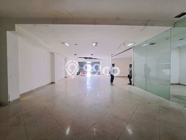 Unit Komersial Tersedia di Soekarno Hatta Spesifikasi LB 600m2 Unit Komersial Tersedia di Soekarno Hatta Spesifikasi LB 600m2
