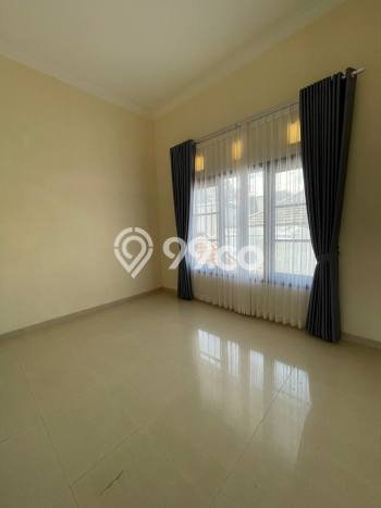 Disewakan! Rumah 4 Kamar Tidur &
3 Kamar Mandi di Villa Puncak Tidar, Malang Disewakan! Rumah 4 Kamar Tidur &
3 Kamar Mandi di Villa Puncak Tidar, Malang