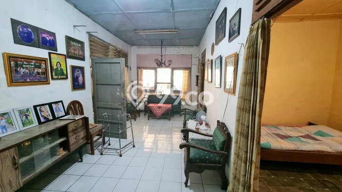 Rumah Eksklusif lokasi Pleburan, Semarang, Luas 300m2m² Bangunan 250m2m² Rumah Eksklusif lokasi Pleburan, Semarang, Luas 300m2m² Bangunan 250m2m²