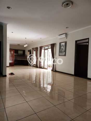 Disewakan! Rumah 4 Kamar Tidur &
3 Kamar Mandi di Kota Baru Parahyangan, Bandung Disewakan! Rumah 4 Kamar Tidur &
3 Kamar Mandi di Kota Baru Parahyangan, Bandung