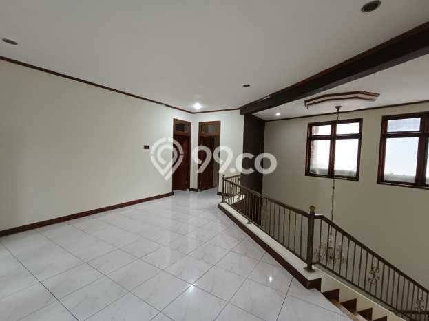 Disewakan Rumah Harga Terjangkau di Setra Sari Bandung dengan 3 Kamar Tidur Disewakan Rumah Harga Terjangkau di Setra Sari Bandung dengan 3 Kamar Tidur