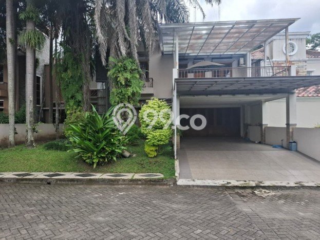 Rumah Minimalis di Ngaglik, Sleman, Luas 376m2m² Bangunan 500m2m² Rumah Minimalis di Ngaglik, Sleman, Luas 376m2m² Bangunan 500m2m²