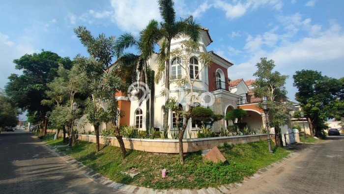 Rumah Luxury Modern Siap Huni di Maguwoharjo Yogyakarta Rumah Luxury Modern Siap Huni di Maguwoharjo Yogyakarta