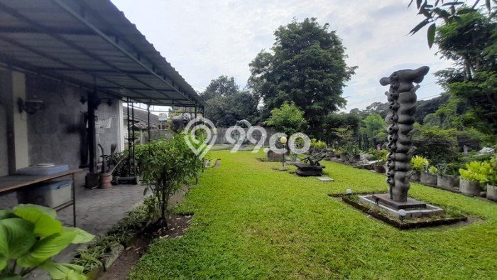 Rumah Mewah Siap Huni LT 1050m2 di Umbulharjo, Yogyakarta Rumah Mewah Siap Huni LT 1050m2 di Umbulharjo, Yogyakarta