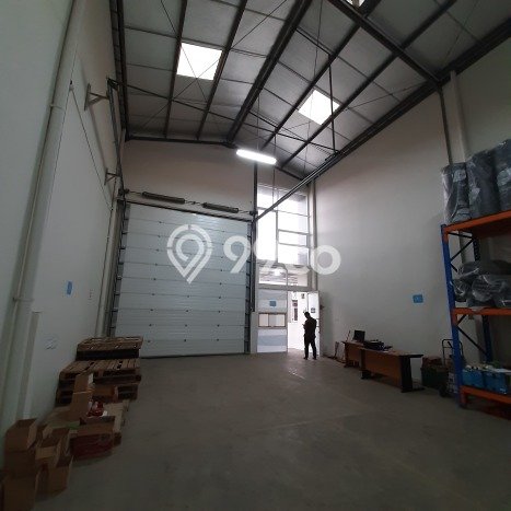 Disewakan Gudang di Kawasan Ramai Summarecon Bekasi Luas 144m2 Disewakan Gudang di Kawasan Ramai Summarecon Bekasi Luas 144m2