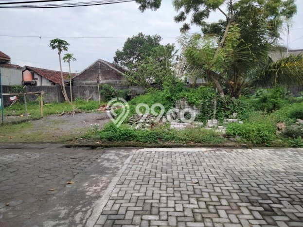 Lahan Strategis di Ngaglik Dijual dengan Luas 432m2 Lahan Strategis di Ngaglik Dijual dengan Luas 432m2