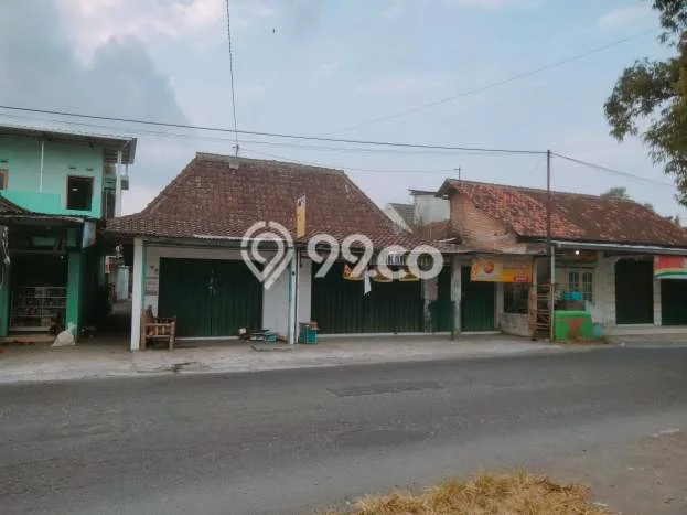 Area Ramai! Komersial Dijual di Ngaglik untuk Bisnis Luas Bangunan 150m2 Area Ramai! Komersial Dijual di Ngaglik untuk Bisnis Luas Bangunan 150m2