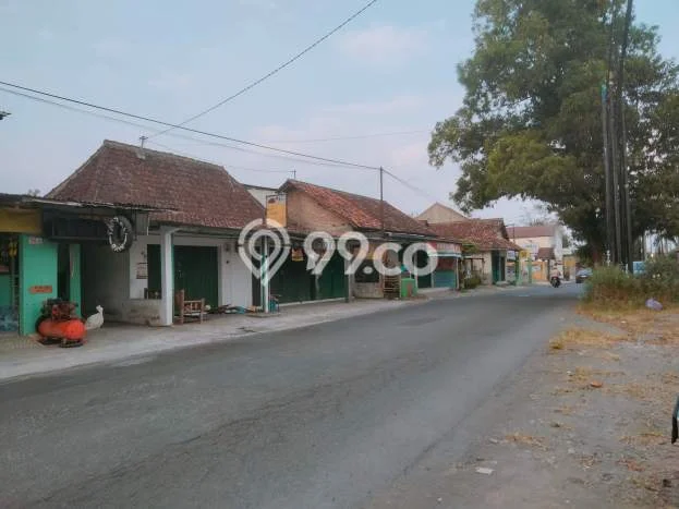 Area Ramai! Komersial Dijual di Ngaglik untuk Bisnis Luas Bangunan 150m2 Area Ramai! Komersial Dijual di Ngaglik untuk Bisnis Luas Bangunan 150m2
