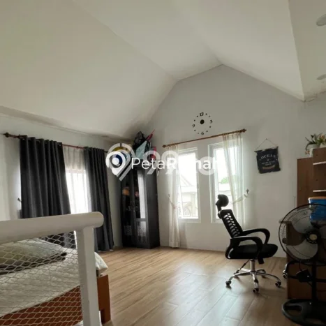 Rumah kawasan Medan Tuntungan, 4 KT, Pemandangan Kota, LT 112m2m² Bangunan 280m2m² Rumah kawasan Medan Tuntungan, 4 KT, Pemandangan Kota, LT 112m2m² Bangunan 280m2m²
