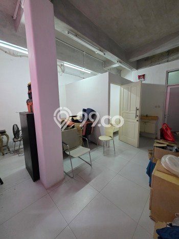 Ruko untuk Disewa di Pusat Jakarta Barat Luas Bangunan 650m2 Ruko untuk Disewa di Pusat Jakarta Barat Luas Bangunan 650m2