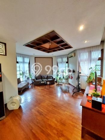 Dijual Rumah Luas Megah Dengan View Cantik di Pulomas, Jakarta Timur Dijual Rumah Luas Megah Dengan View Cantik di Pulomas, Jakarta Timur